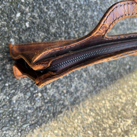 Vintage Brown Leather Satchel handbag - Picture 6 of 11